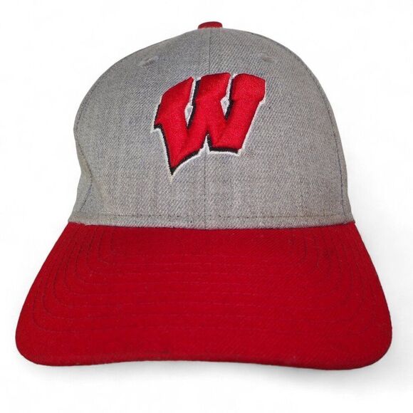 New Era University of Wisconsin Badgers Strapback Hat Grey / Red Youth OS - Picture 1 of 8